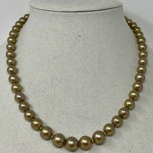 Beautiful graduated faux Pearl Necklace